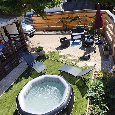 Havre De Paix Bord De Saone Avec Jacuzzi Hotel Massieux Bagian luar foto